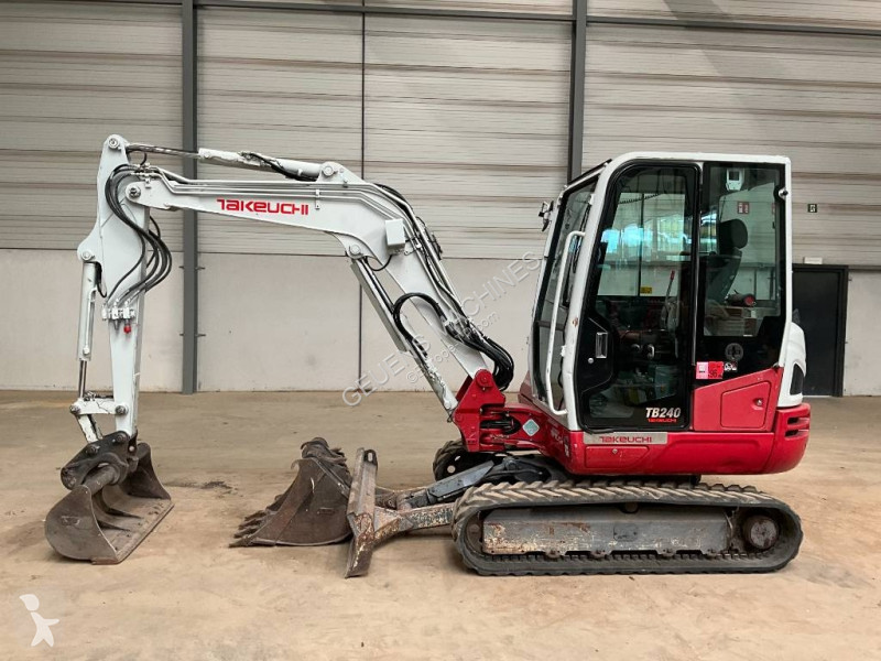Rýpadlo Takeuchi TB 240
