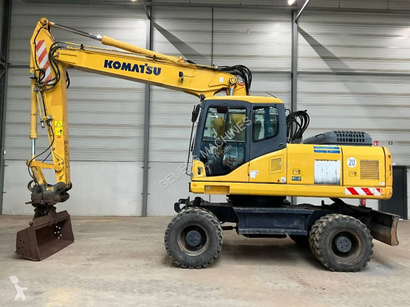 جرافة Komatsu 2207