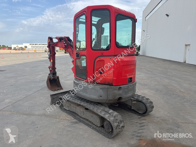 Lopatový nakládač Bobcat  E26 EM