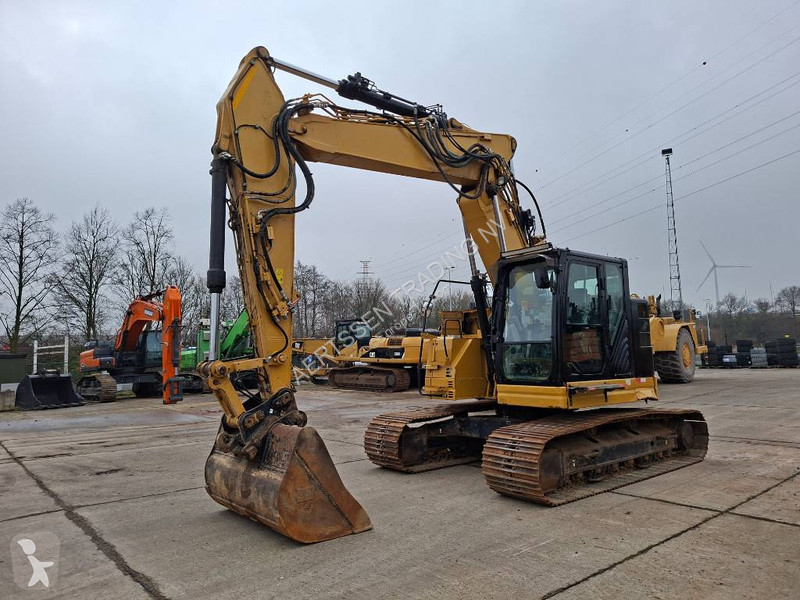 جرافة Caterpillar 325FLCR (Full Trimble 3D GPS)