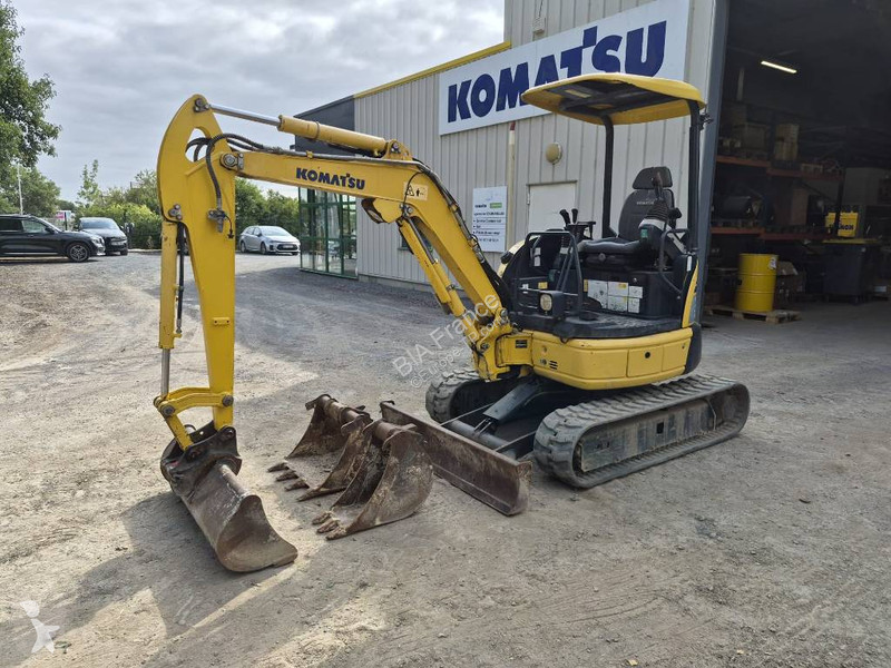 جرافة Komatsu