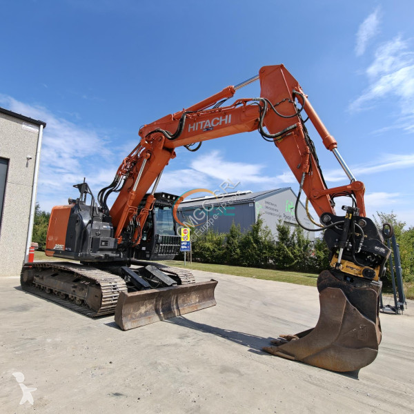 Rýpadlo Hitachi ZX225 USLC6