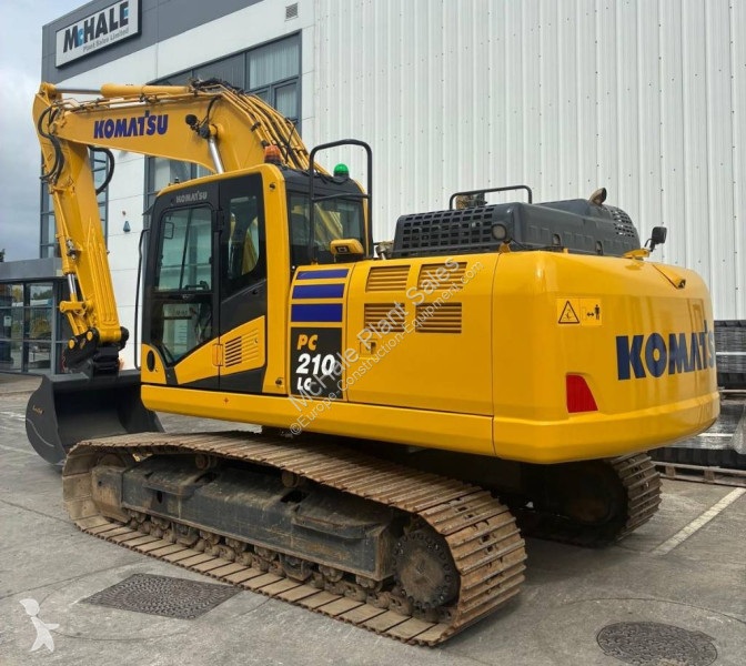 جرافة Komatsu 11