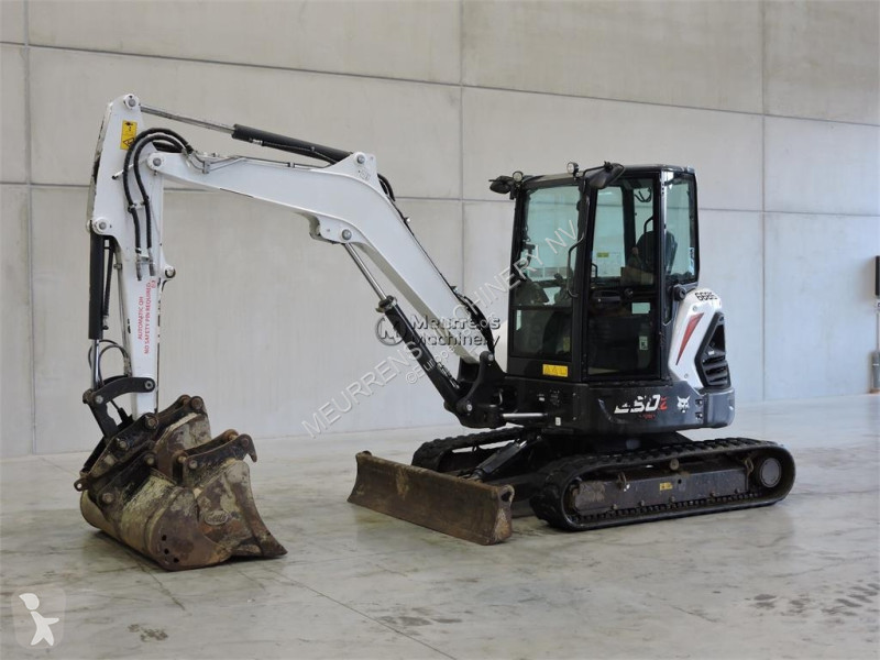 جرافة Bobcat 3 Buckets