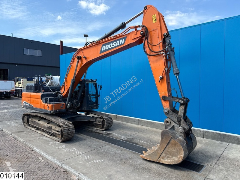 جرافة Doosan 7 202 KW, 7125 Hours
