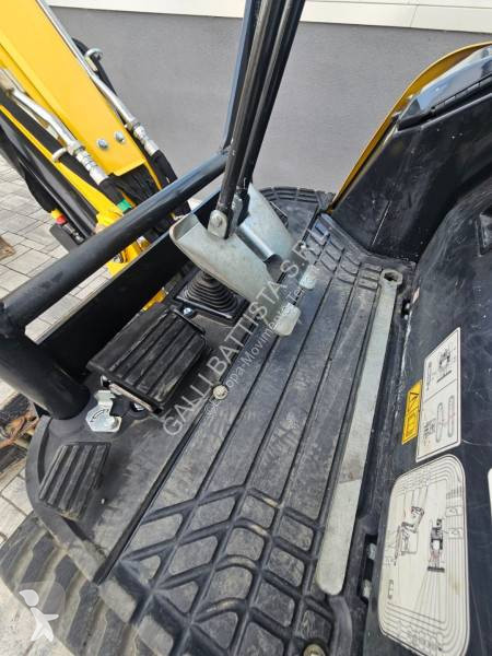 جرافة Yanmar VIO 17