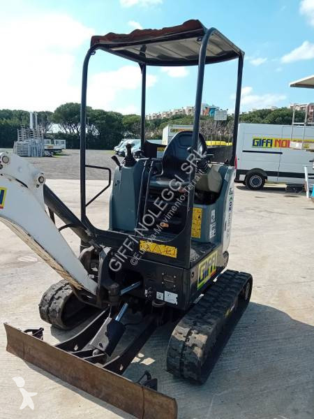Lopatový nakládač Bobcat E17Z