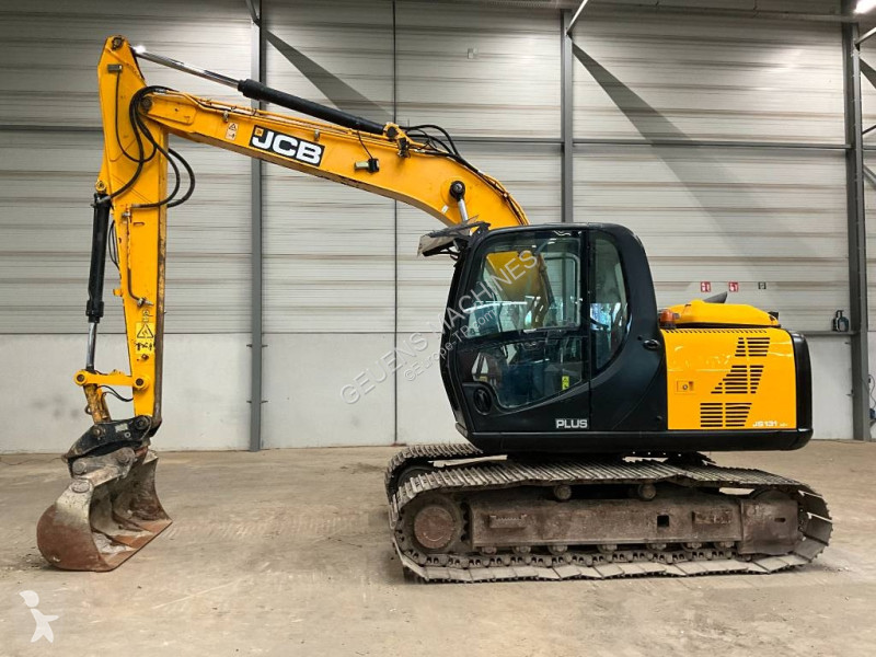 جرافة JCB JS 131 LC