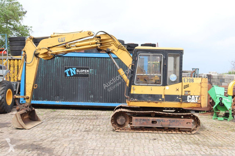 Rýpadlo Caterpillar E70B
