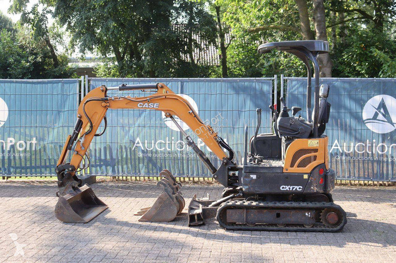 جرافة Case CX17C