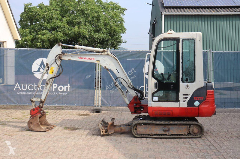 Rýpadlo Takeuchi TB219