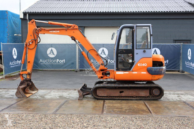 جرافة Hitachi 02