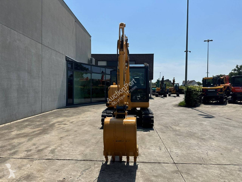 جرافة Komatsu 7