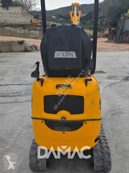 Lopatový nakládač JCB