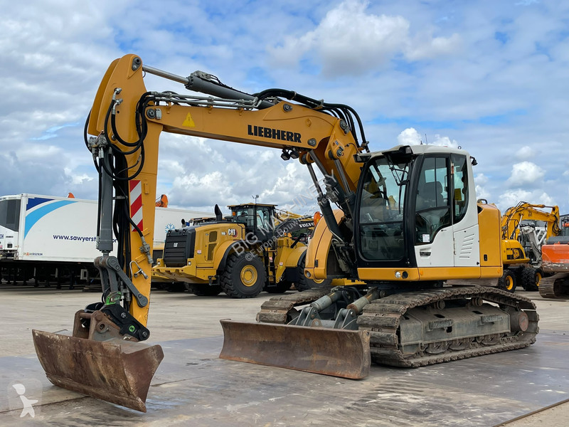 جرافة Liebherr R914 Compact