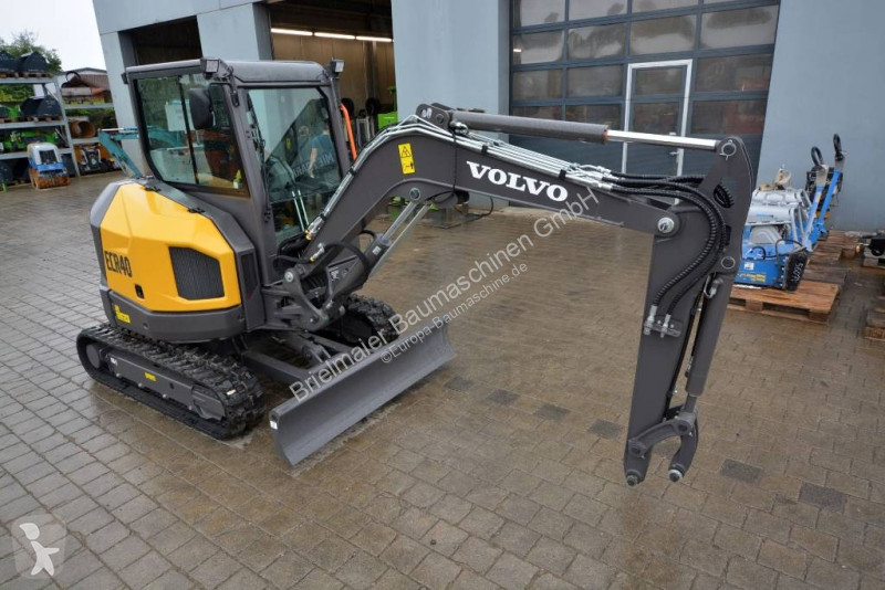 Rýpadlo Volvo ECR 40 F
