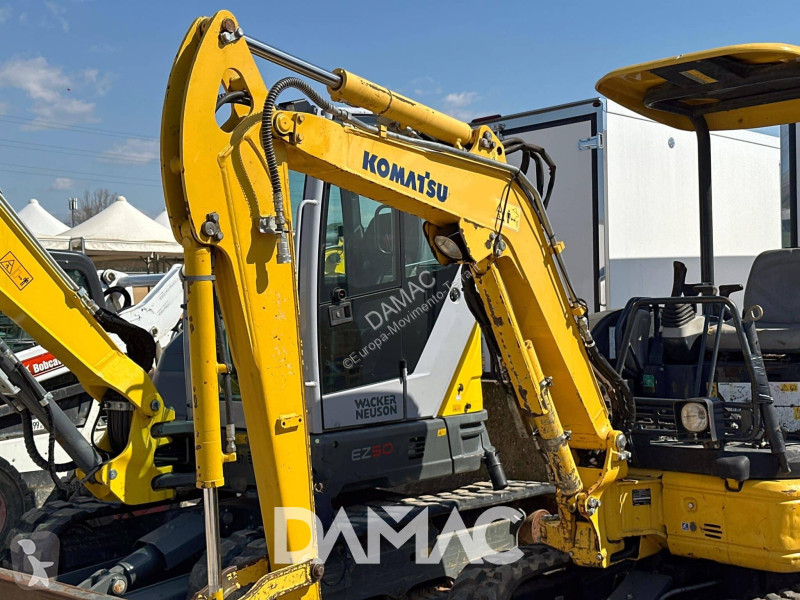 جرافة Komatsu
