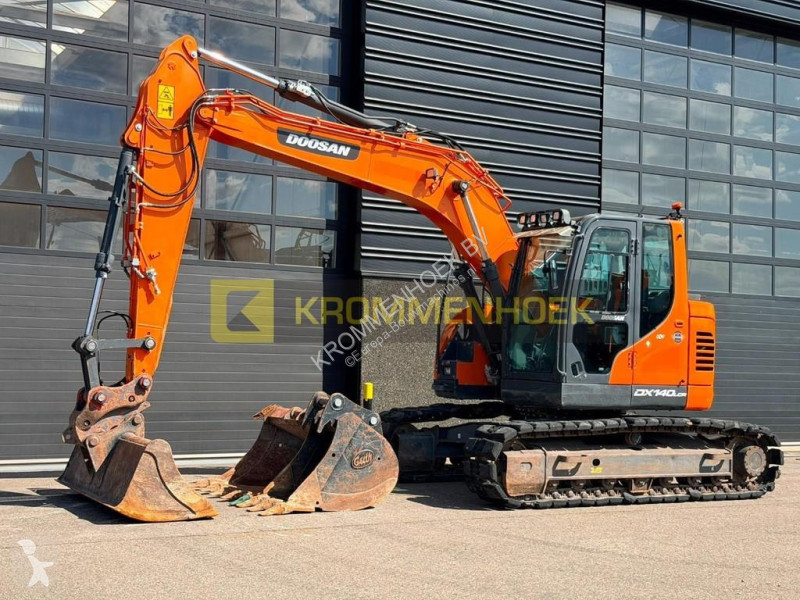 Lopatový nakládač Doosan LCR5