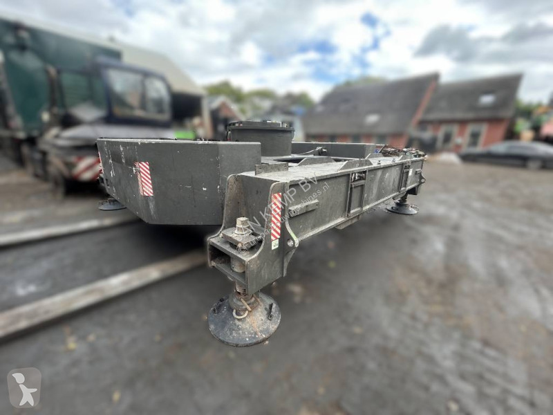 Skovl Sennebogen 825 Static undercarriage