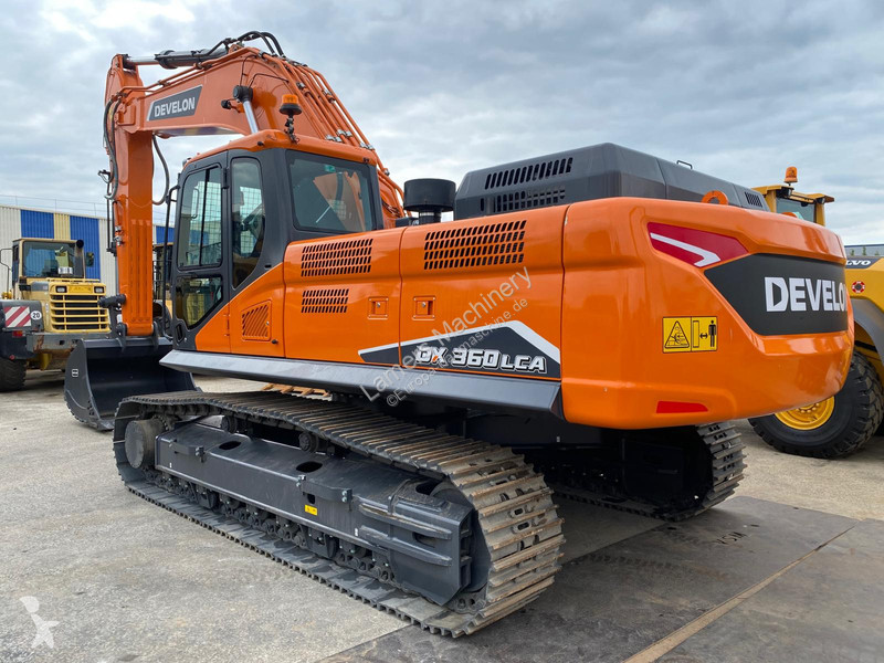 Lopatový nakládač Develon DX360LCA-7M .