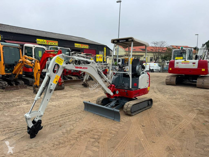 جرافة Takeuchi TB 216