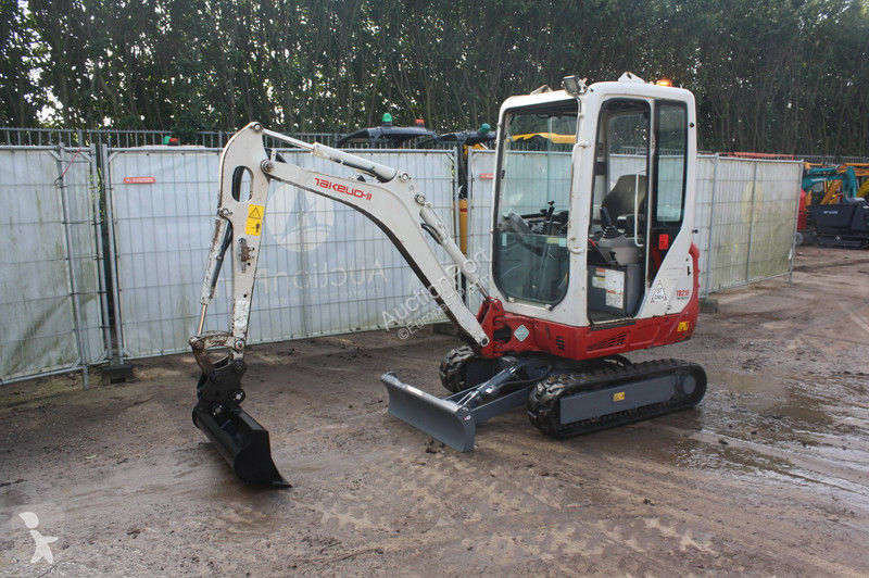 Rýpadlo Takeuchi TB216
