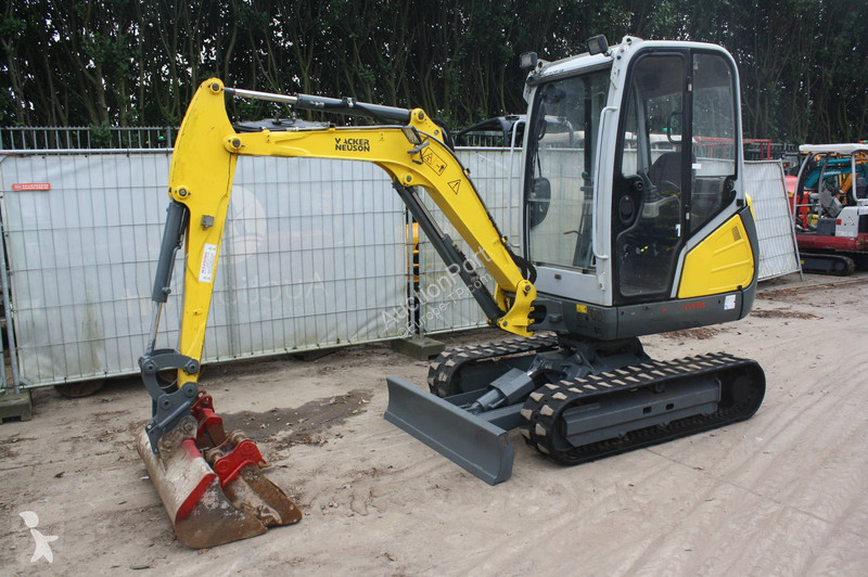 جرافة Neuson ET24 VDS