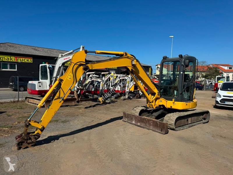 جرافة Komatsu