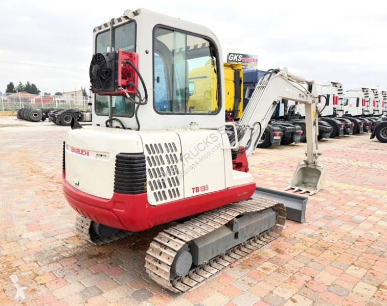 جرافة Takeuchi