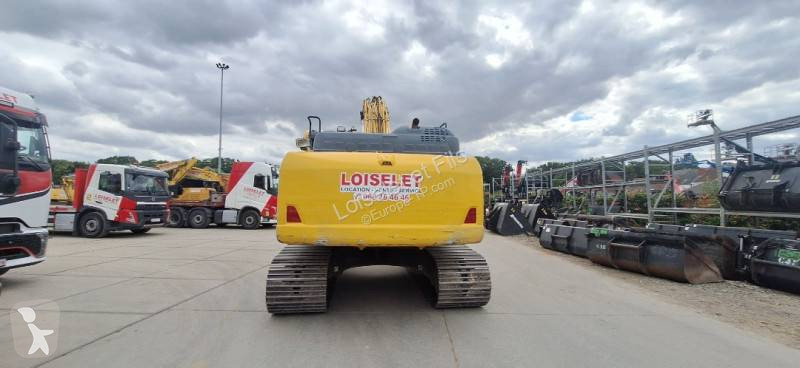 جرافة Komatsu PC210LC-11