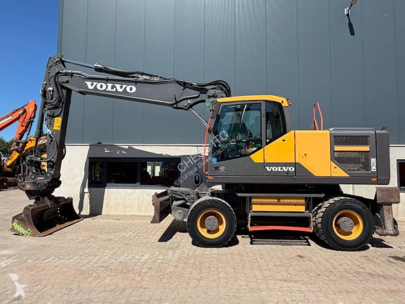 جرافة Volvo 220 E 220 - 180 -