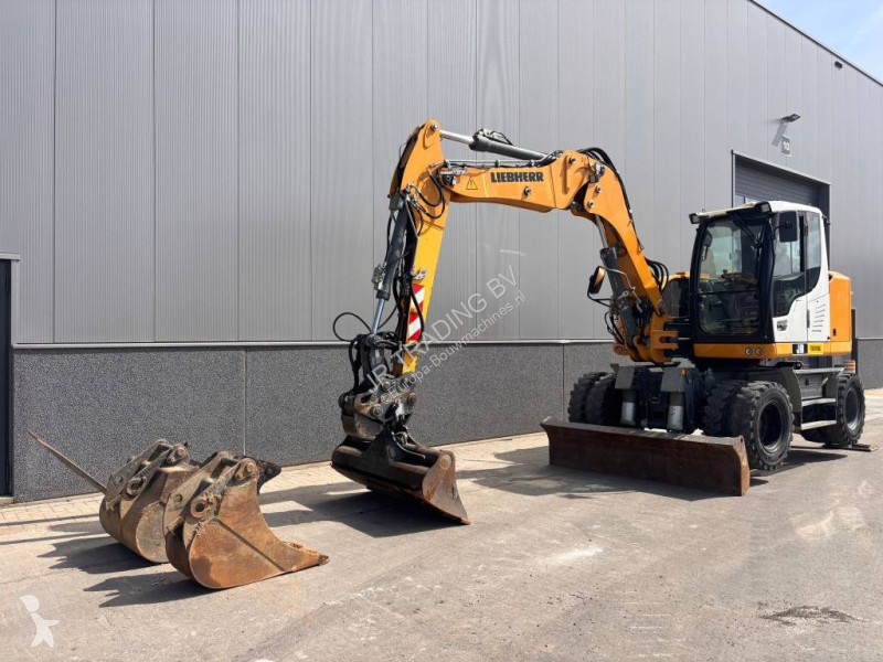Rýpadlo Liebherr Compact (3 Buckets + Forks)