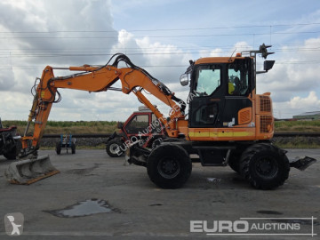 Pelle sur pneus Komatsu