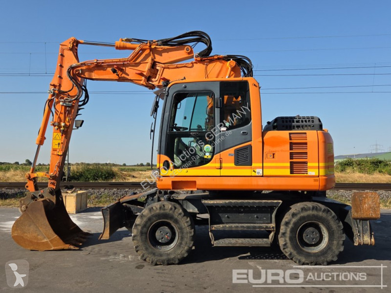 جرافة Komatsu PW148-8