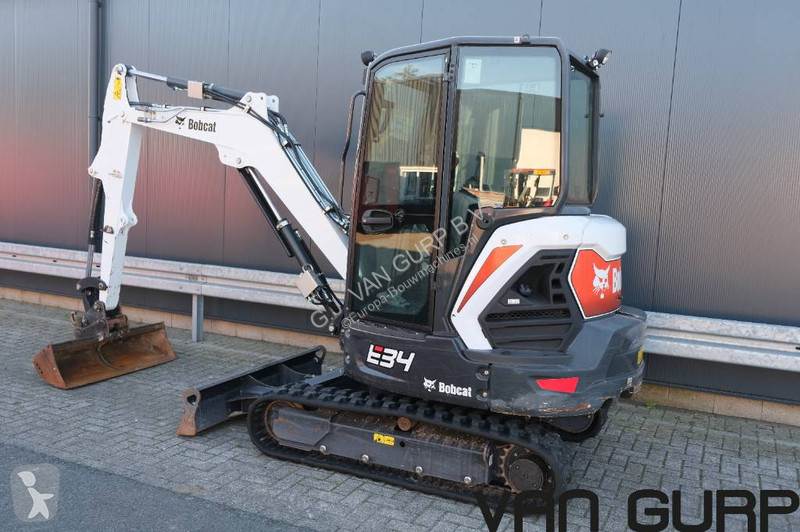 Lopatový nakládač Bobcat E34 | 2023 | 379h