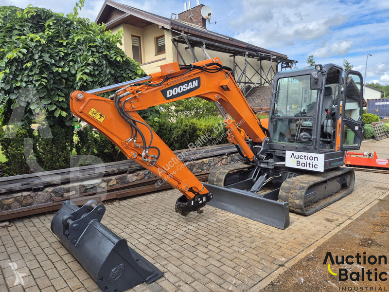 Doosan DX 63-3 excavator