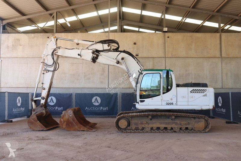 Excavator Hyundai Robex 210LC9
