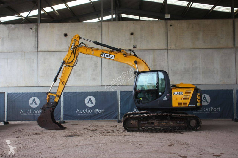 Excavator JCB