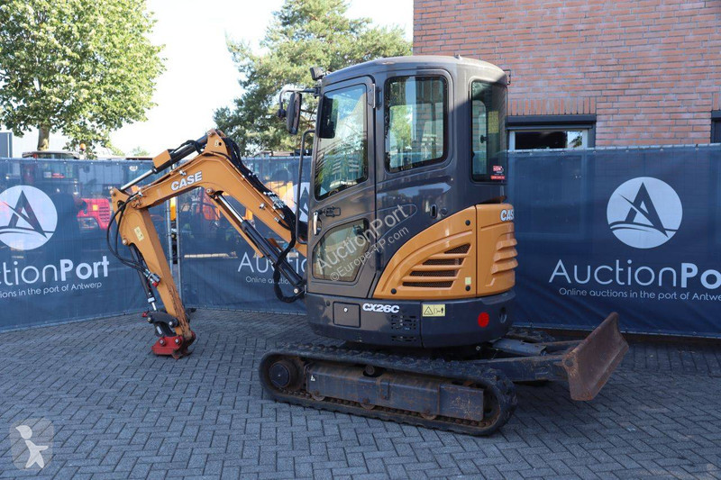 Lopatový nakládač Case CX26C