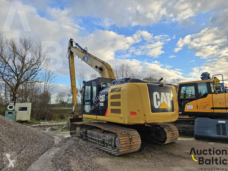 Экскаватор Caterpillar