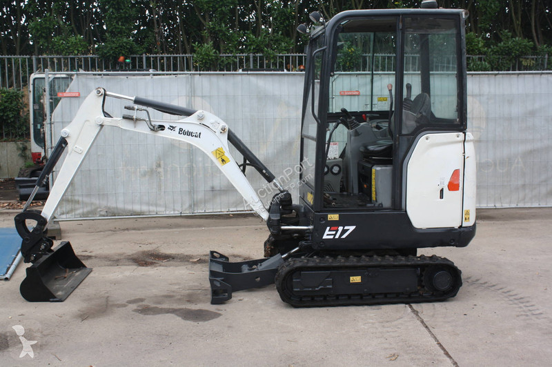 Багер Bobcat E17