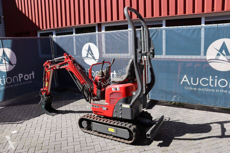 جرافة Yanmar SV08-1A(S)