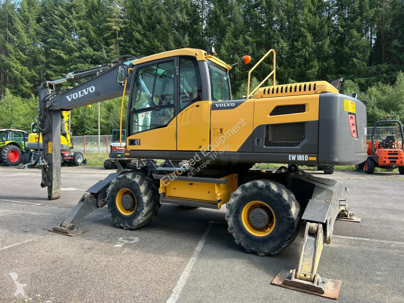 Pelle Volvo EW180