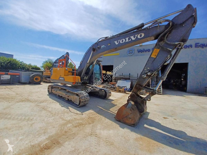Pelle Volvo  EC220E