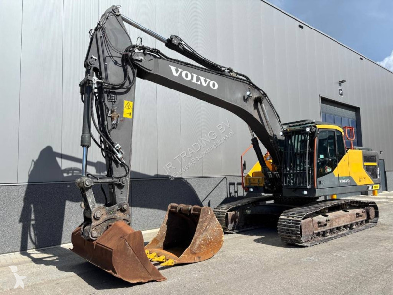 Pelle Volvo 250 ENL (Two buckets)