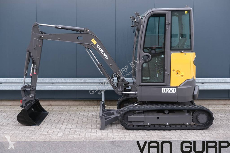 Pelle Volvo ECR D | 2016 | 2763h