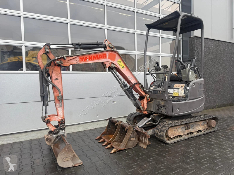Багер Yanmar Vio17