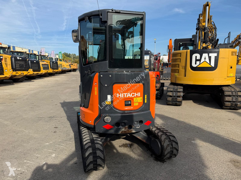 Excavadora Hitachi ZX33U-6 .