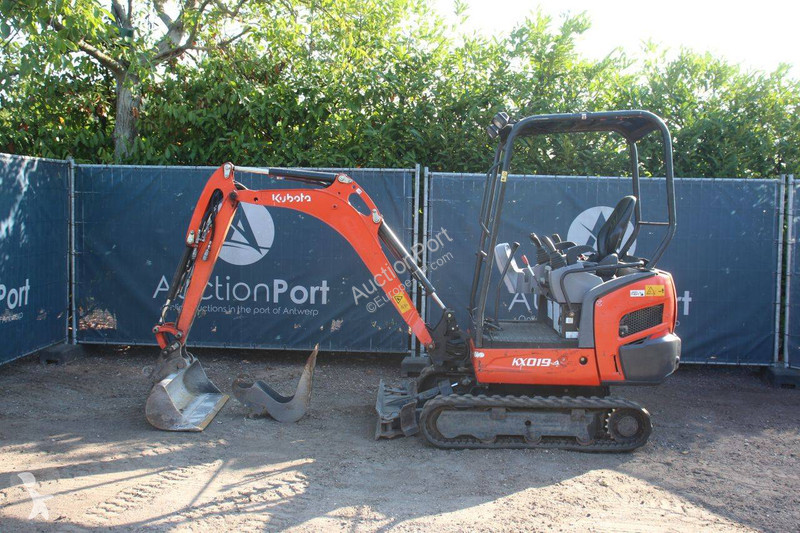 Багер Kubota