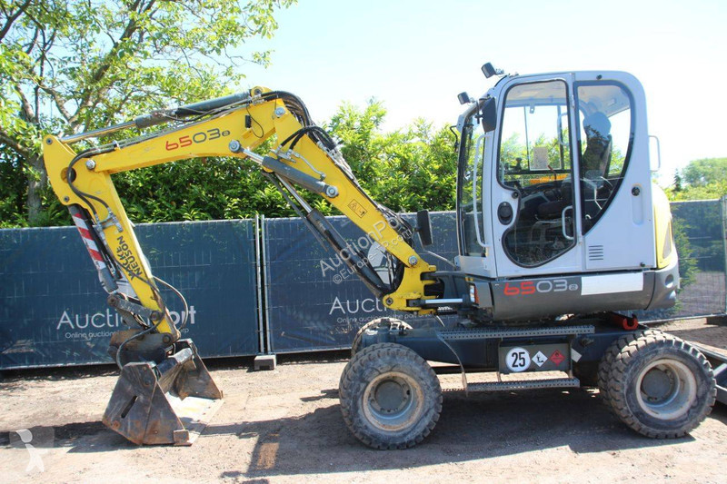 Excavadora Neuson 6503